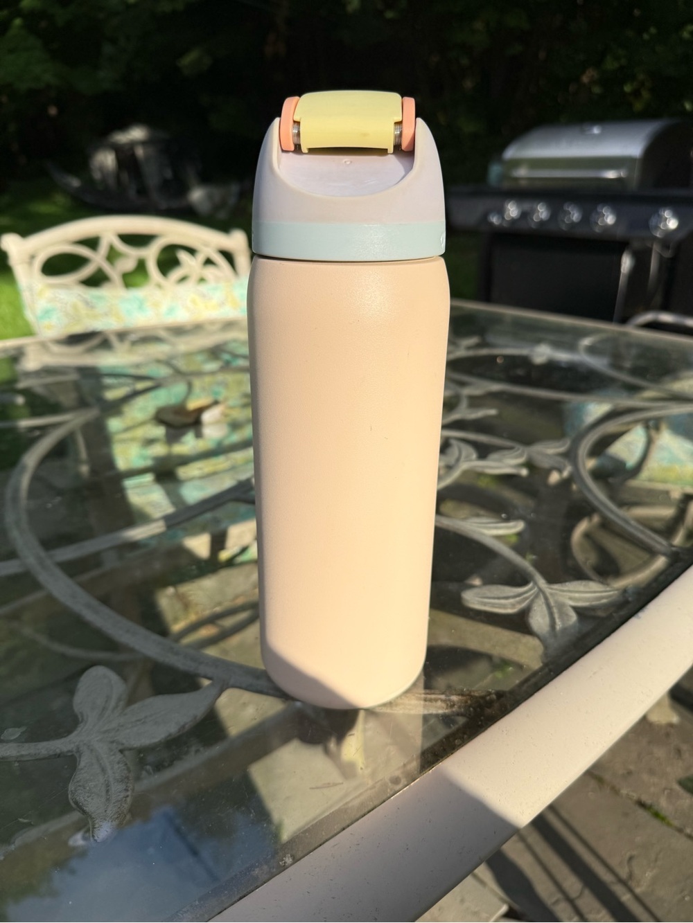 Owala 32 oz free sip Pastel Cream Insulated Water Bottle